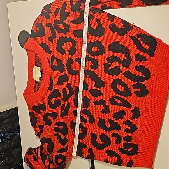 Yummy Red & Black Leopard Sweater XS - Picture 6 of 8